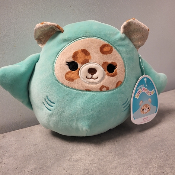 Squishmallows Other - NWT 8 Inch Lexie Stingray Costume Squishmallow